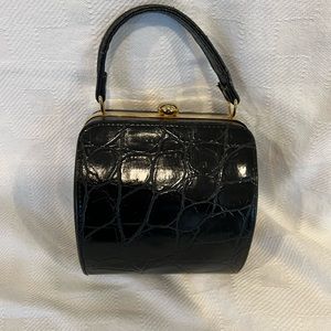 Vintage classic pillbox wrist bag